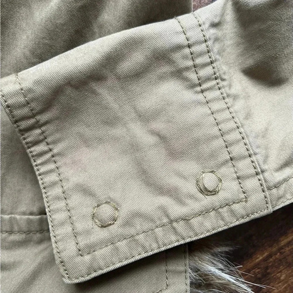 Anthropologie | Saskia army green faux fur trimmed utility jacket. Size: XS - Picture 12 of 16
